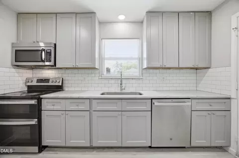 Kitchen - 1007 Grant St, Durham, NC 27701 photo 7 of 8
