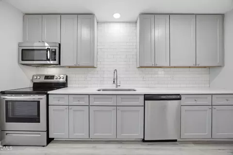 Kitchen - 1007 Grant St, Durham, NC 27701 photo 2 of 8