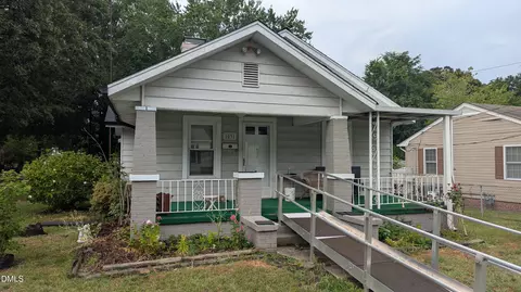1031 Elwood St, Burlington, NC 27217