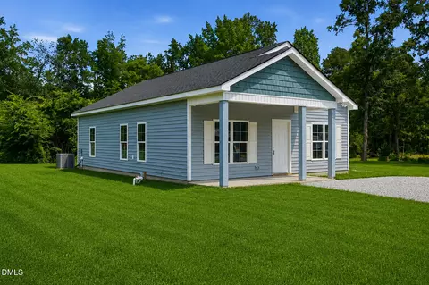 1401 14th St, Lillington, NC 27546