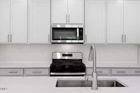 Kitchen - 1500 Hatteras Rd, Durham, NC 27704 photo 4 of 5