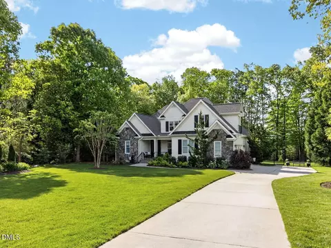 1006 Canterbury Ct, Youngsville, NC 27596