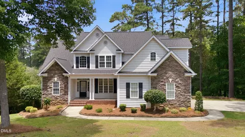 2600 Buckingham Dr, Sanford, NC 27330