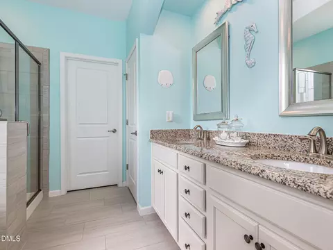 Bath - 648 Hiddenbrook Dr, Durham, NC 27703 photo 2 of 3