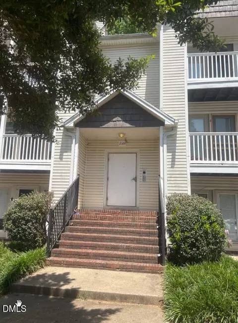 2328 W Vandalia Rd #F- 18, Greensboro, NC 27407