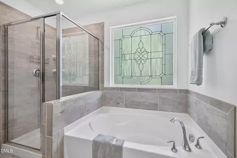 Bath - 634 Starry Sky Dr, Durham, NC 27703 photo 6 of 7