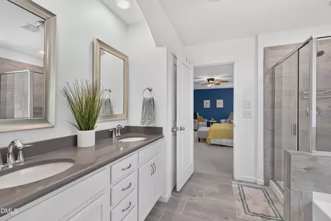Bath - 634 Starry Sky Dr, Durham, NC 27703 photo 4 of 7