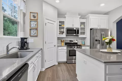 Kitchen - 634 Starry Sky Dr, Durham, NC 27703 photo 4 of 7