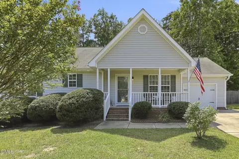 105 N Lintel Dr, Fuquay Varina, NC 27526