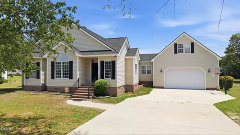 405 Hearthstone Dr, Nashville, NC 27856