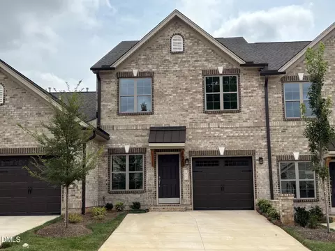1065 Beechcraft Dr, Mebane, NC 27302
