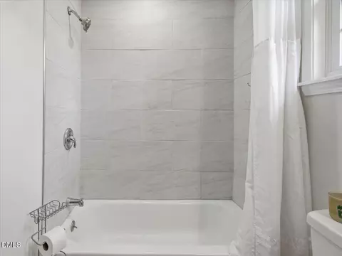Bath - 1107 Park Ave, Durham, NC 27701 photo 2 of 4