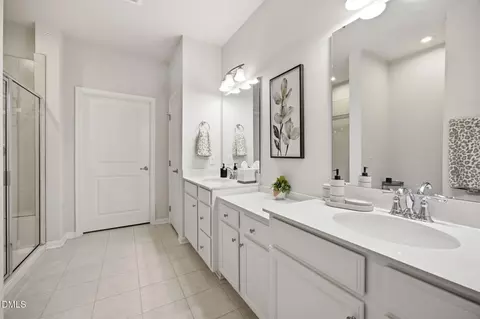Bath - 408 Judge Ct, Durham, NC 27703 photo 1 of 3