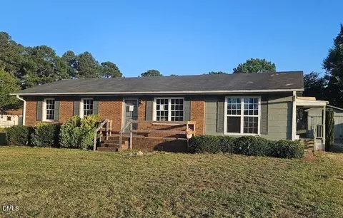 205 W B St, Erwin, NC 28339