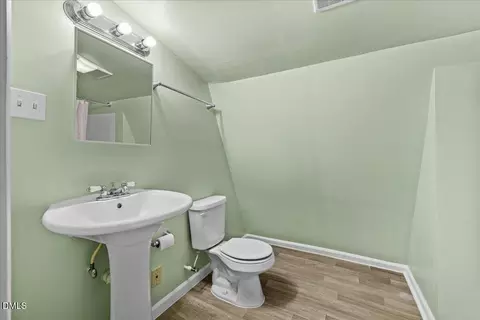 Bath - 4318 Linden Rd, Durham, NC 27705 photo 6 of 7
