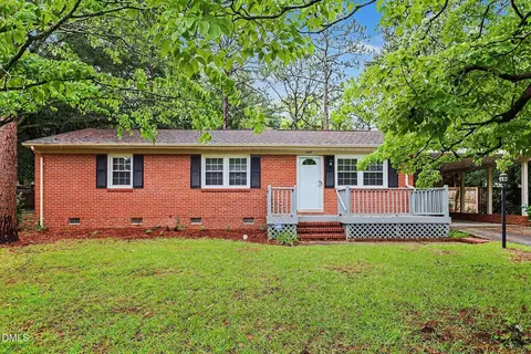645 N Page St, Southern Pines, NC 28387