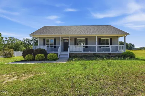 140 Trail Ridge Dr, Benson, NC 27504