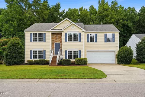 405 Dogwood Creek Pl, Fuquay Varina, NC 27526