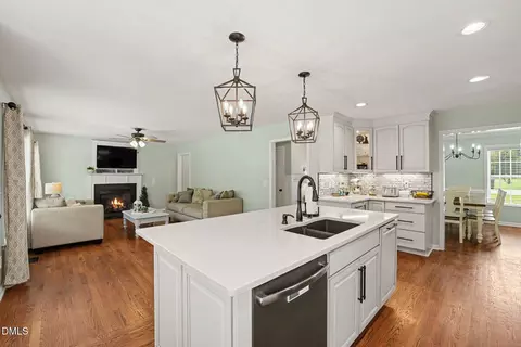 Kitchen - 132 Bonfire Ct, Smithfield, NC 27577 photo 2 of 4