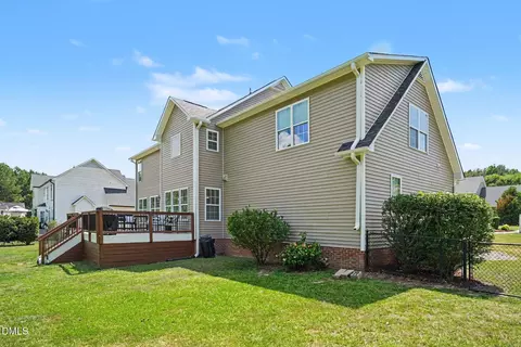 Exterior - 132 Bonfire Ct, Smithfield, NC 27577 photo 5 of 6