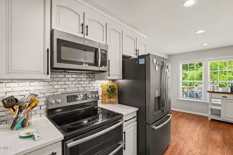 Kitchen - 132 Bonfire Ct, Smithfield, NC 27577 photo 4 of 4