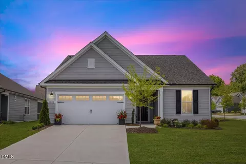 1602 Moa Ct, Fuquay Varina, NC 27526