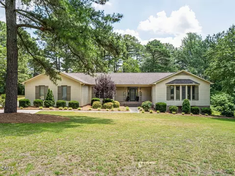 5721 Quail Ridge Dr, Sanford, NC 27332