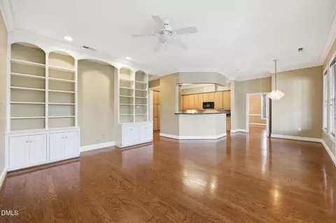 2801 Glenwood Gardens Ln #303, Raleigh, NC 27608