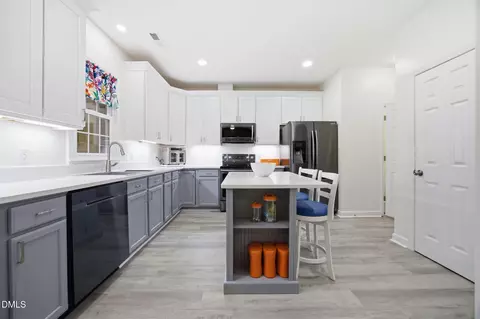 836 Saint Catherines Dr, Wake Forest, NC 27587