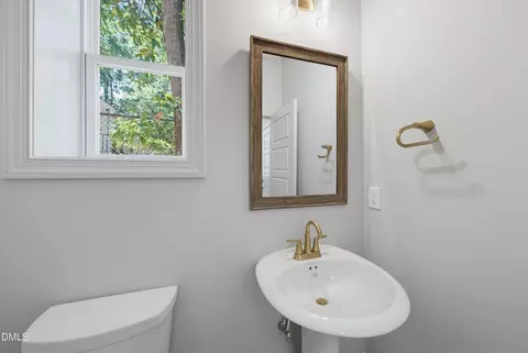 Bath - 401 Brooks Ave, Raleigh, NC 27607 photo 1 of 5