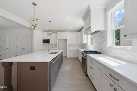 Kitchen - 401 Brooks Ave, Raleigh, NC 27607 photo 2 of 2