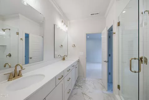 Bath - 401 Brooks Ave, Raleigh, NC 27607 photo 3 of 5