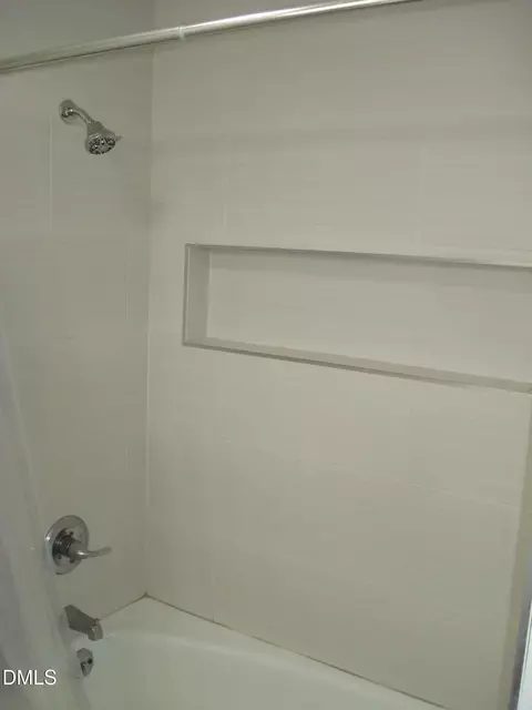 Bath - 1502 Wellons Ave, Dunn, NC 28334 photo 3 of 3