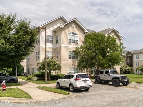 102 Campus Walk Trl #201, Elon, NC 27244
