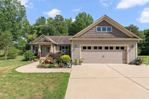 125 Garnet Ln, Clayton, NC 27520