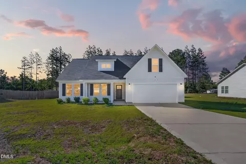 40 Terrier Ct, Parkton, NC 28371