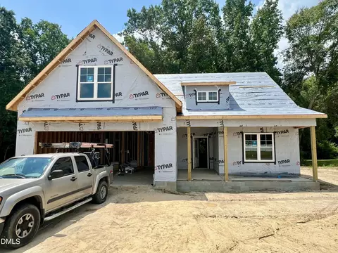 304 Creeks Edge Dr, Pikeville, NC 27863