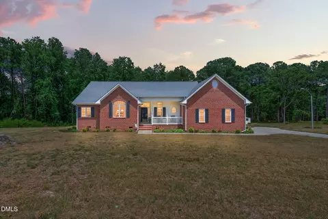 9245 Chickapee Dr, Linden, NC 28356