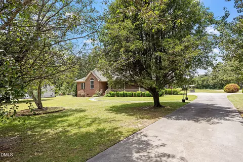 Exterior - 20 Senter Ln, Bunnlevel, NC 28323 photo 2 of 8