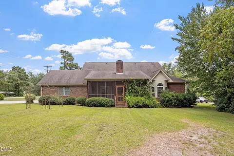 Exterior - 20 Senter Ln, Bunnlevel, NC 28323 photo 7 of 8