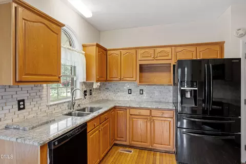 Kitchen - 20 Senter Ln, Bunnlevel, NC 28323 photo 1 of 4