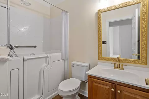 Bath - 20 Senter Ln, Bunnlevel, NC 28323 photo 3 of 3