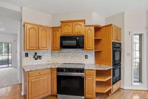Kitchen - 20 Senter Ln, Bunnlevel, NC 28323 photo 3 of 4