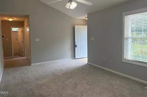 96 Shire Ct, Zebulon, NC 27597