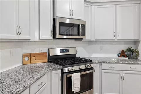 Kitchen - 309 Lionel St, Durham, NC 27705 photo 2 of 3