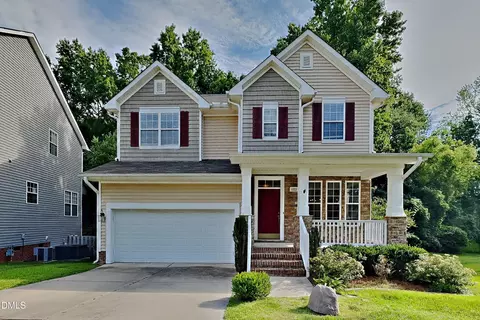 1033 Crystalwater Dr, Fuquay Varina, NC 27526