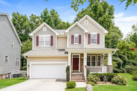 1033 Crystalwater Dr, Fuquay Varina, NC 27526