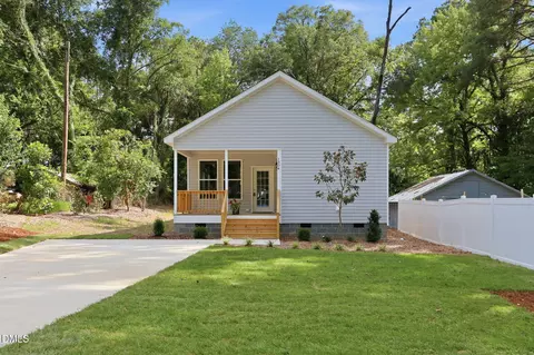 1304 Goldsboro Ave, Sanford, NC 27330