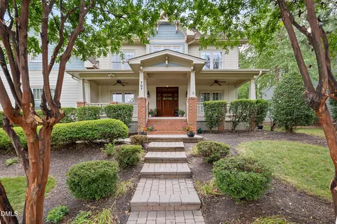 707 Magalloway Dr, Cary, NC 27519