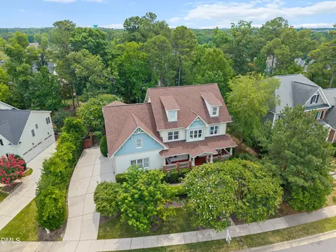 707 Magalloway Dr, Cary, NC 27519